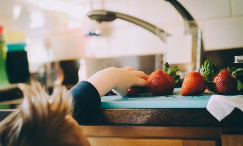 How to teach a child to eat properly